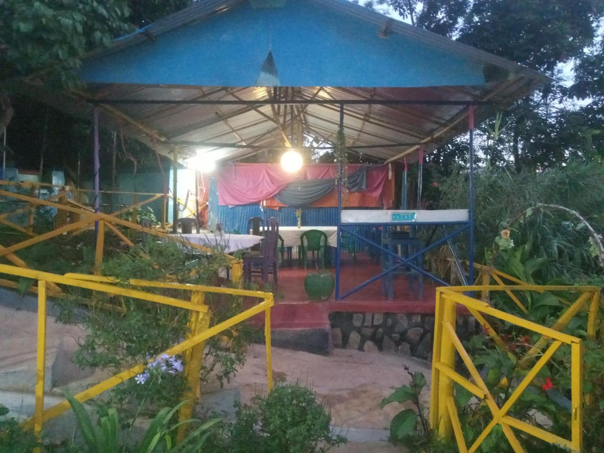 Colours Club And Spa Кигали Екстериор снимка