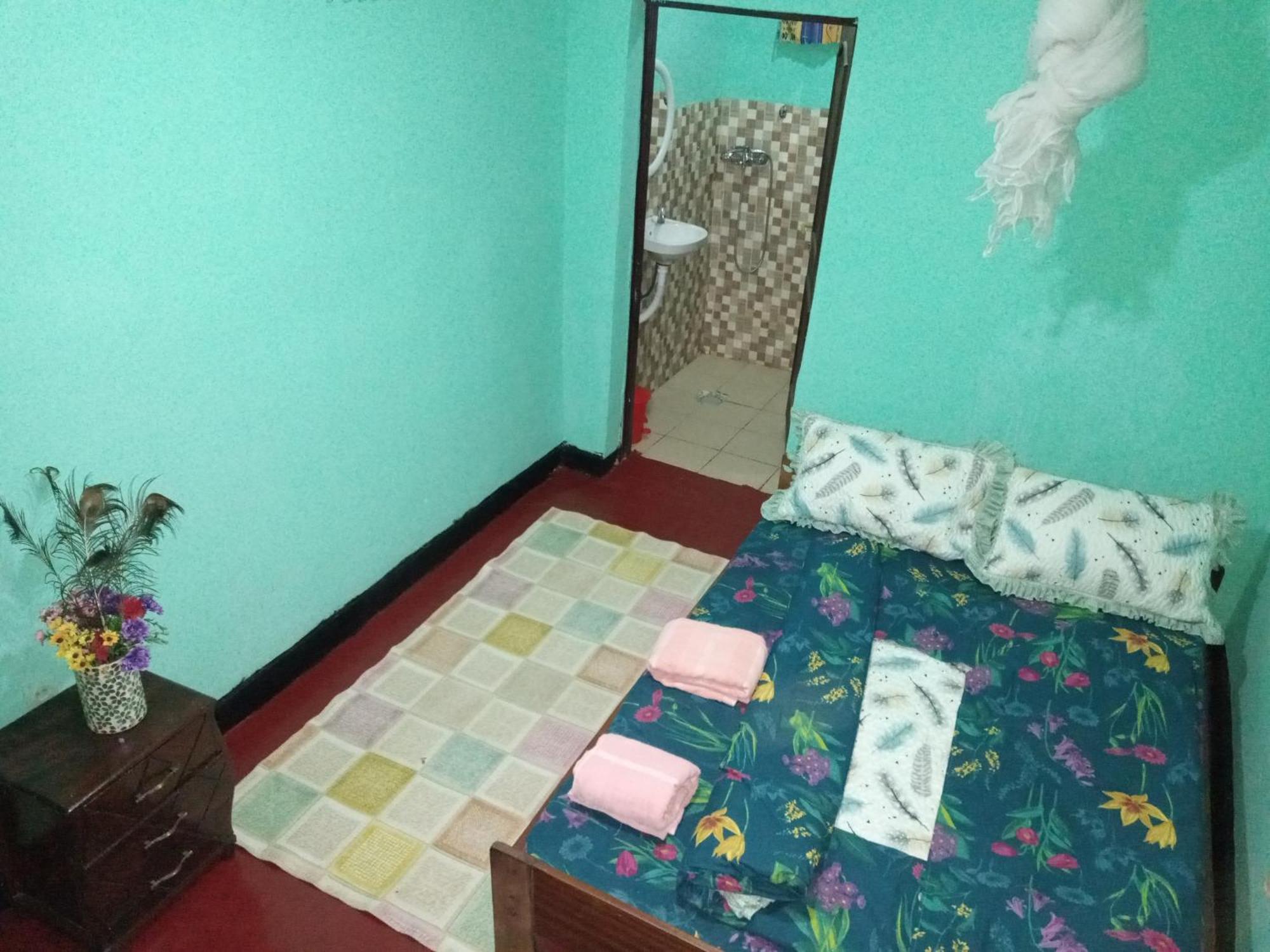 Colours Club And Spa Кигали Екстериор снимка